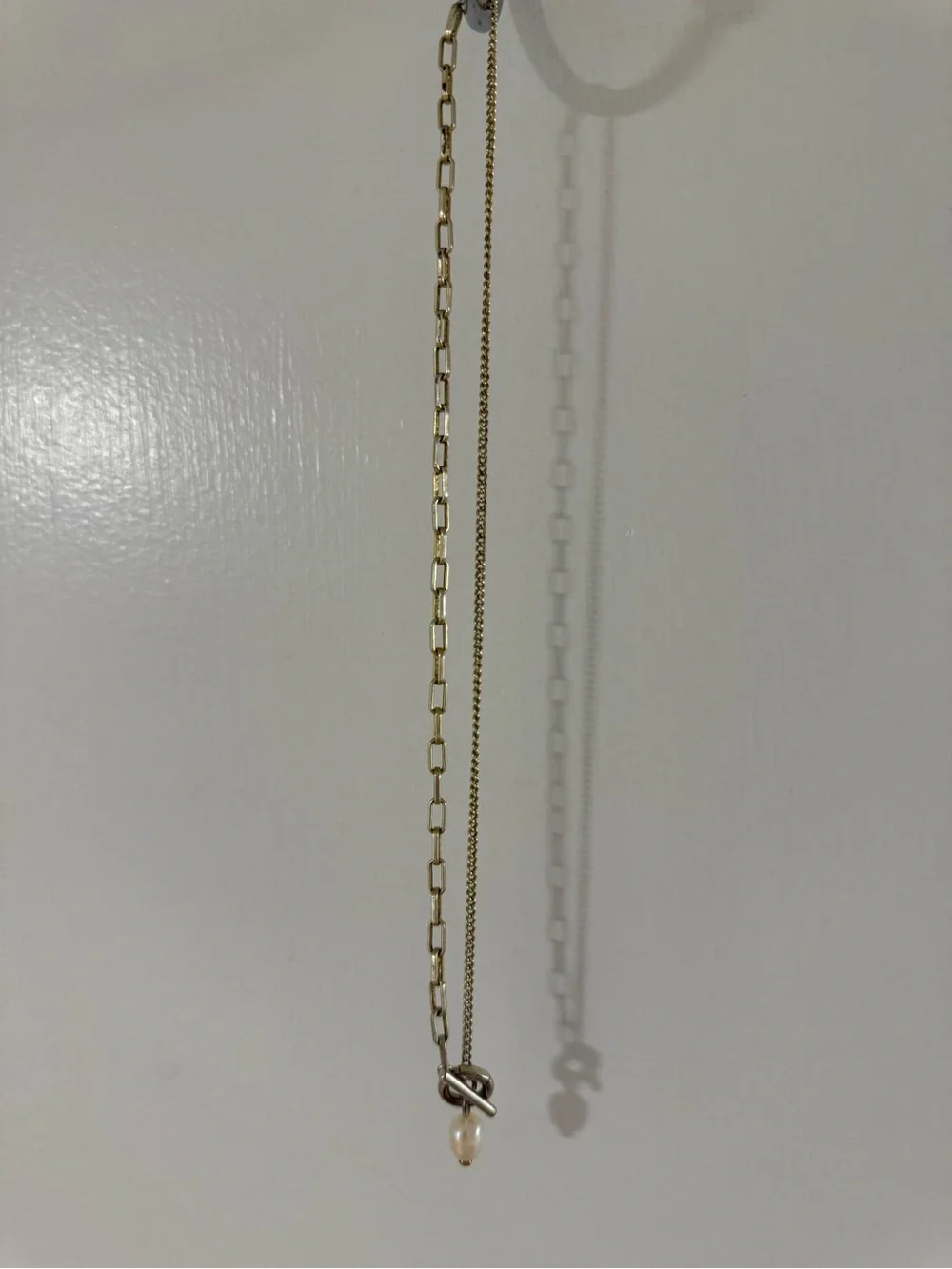 Kendra Scott Gold-Tone Toggle Necklace with White Pearl Charm